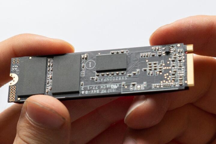 What Happens Inside a NAND Flash Memory Cell